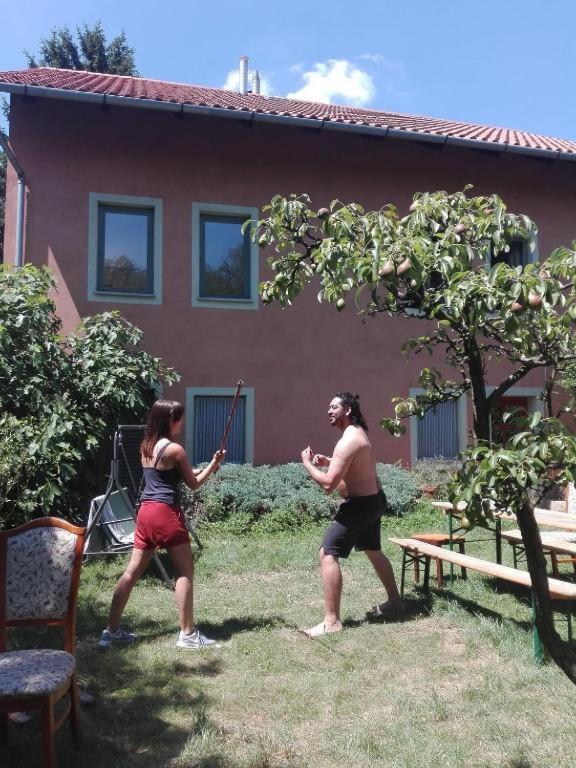 Budapest Garden Hostel エクステリア 写真